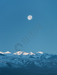 昆仑雪山格尔木昆仑旅游区背景