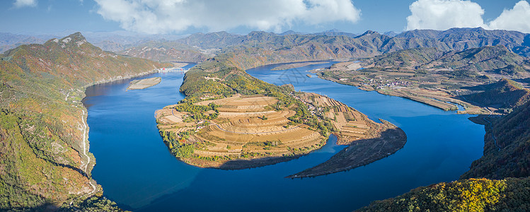 山水云雾风光图片