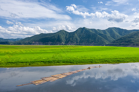 山水云雾风光图片