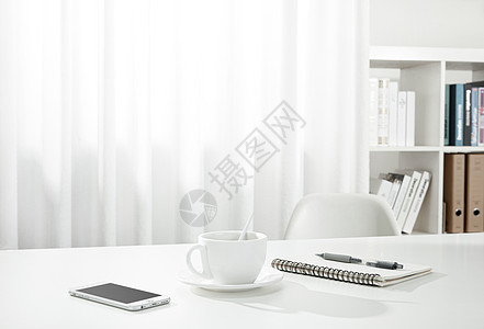 白色书柜简约学习办公和桌面咖啡场景背景