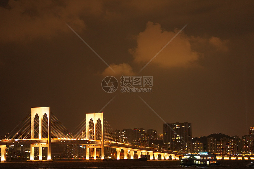 澳门西湾大桥的灯光图片