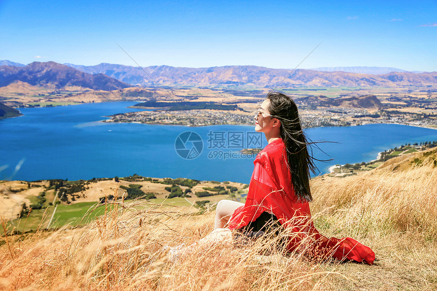 新西兰登山山顶女孩图片