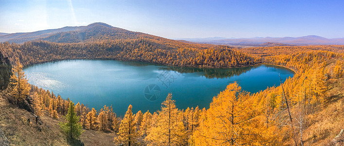 树林全景驼峰岭天池秋景全景背景