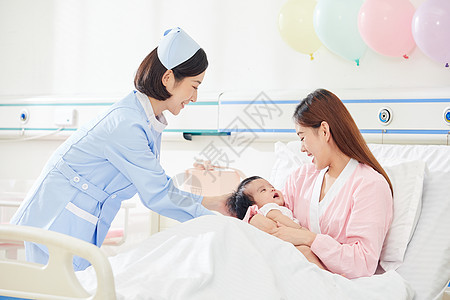 高档月子中心护理和母子形象图片