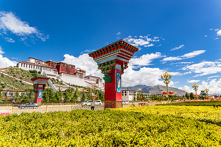 西藏蓝天白云布达拉宫一角图片