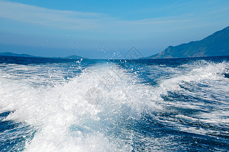 浪花水花浪漫海岛高清图片