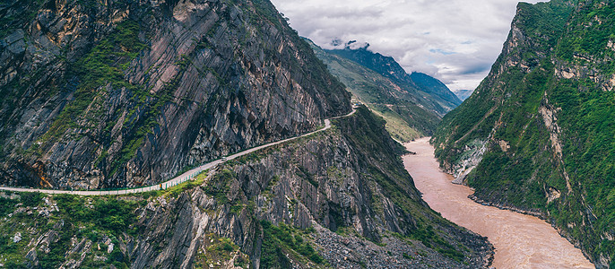 香格里拉虎跳峡背景图片