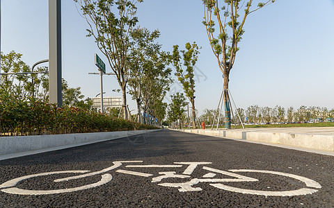 自行车车道马路上的自行车道背景