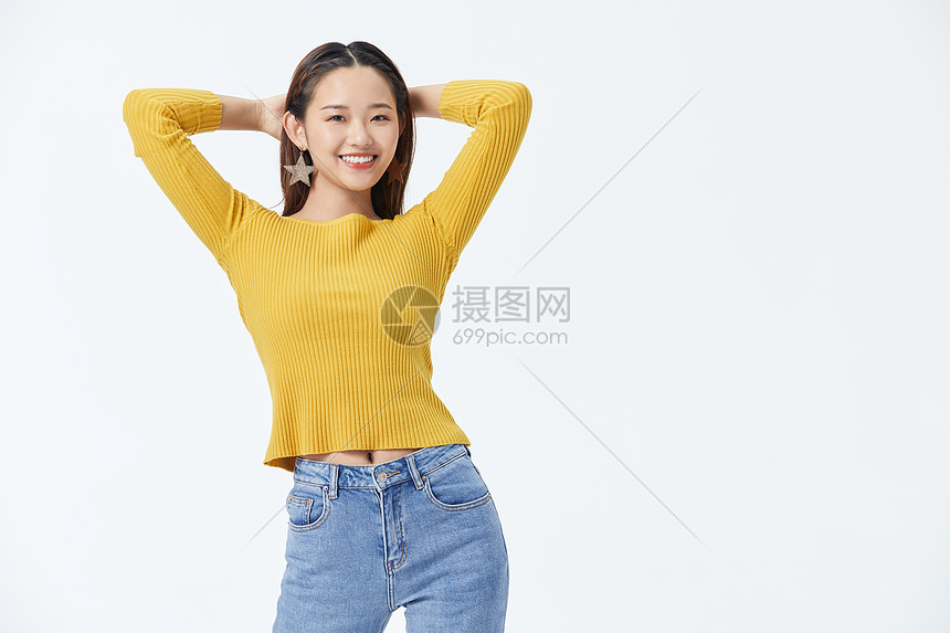 年轻美女姿势摆拍图片