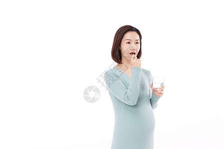 高龄产妇吃药图片