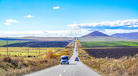 秋天道路层次分明的呼伦贝尔边境公路背景