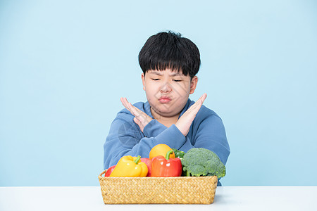 不爱吃蔬菜的小孩挑食的人图片