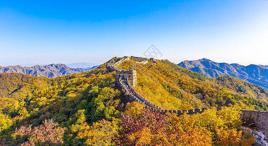 秋天天空大气北京地标慕田峪长城背景