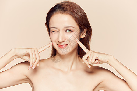 女性面部护肤水润保湿背景图片