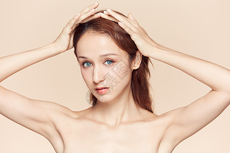 女性面部保养护肤保湿图片