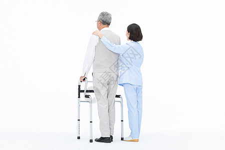 护士搀扶老人散步行动不便的人图片