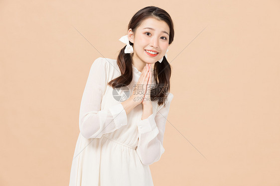 韩系装扮双马尾青春可爱少女图片