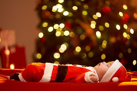 圣诞节酣睡的可爱圣诞宝宝图片