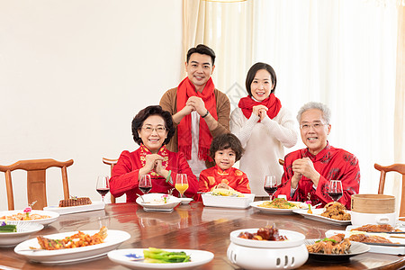 春节团聚一家人拜年高清图片