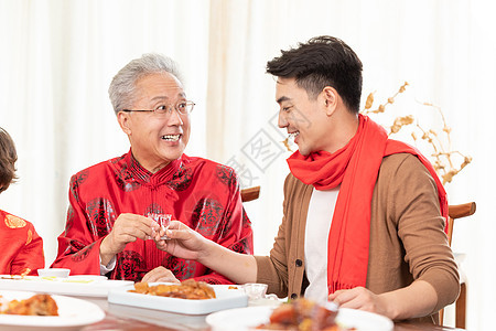 新春家庭团圆年夜饭图片