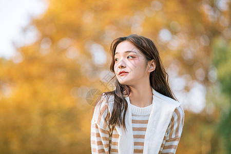 日系清新女孩公园写真高清图片