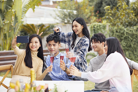 圣诞节活动年轻男女秋季聚会一起自拍背景