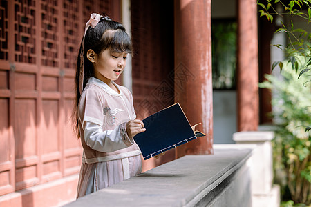 古风人像古装汉服儿童公园里看书背景