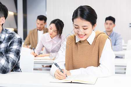 学院成人教育大学生课堂听课记笔记背景