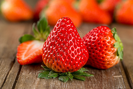 红色的草莓新鲜水果图片