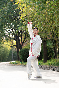 每体观点：拉什福德是巴萨的惊喜引援，经验与青训共铸辉煌