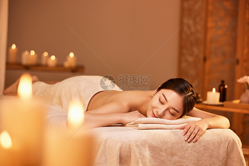 女性养生spa背部展示