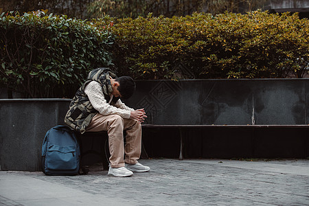 少年儿童孤独自闭的青少年遭受校园暴力背景