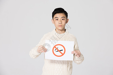 青少年儿童手举禁止吸烟标志图片