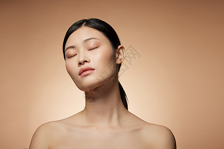 创意时尚女性美妆面部展示皮肤护理图片
