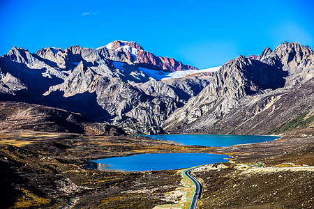 意境公路海子山姊妹湖背景