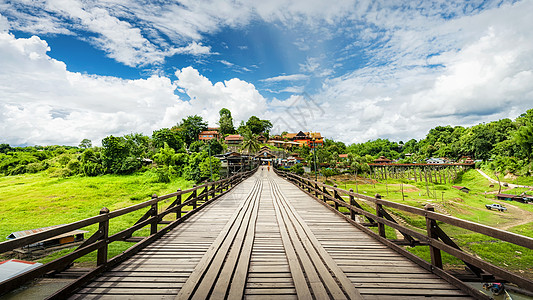泰国西部木栈道栈桥背景图片