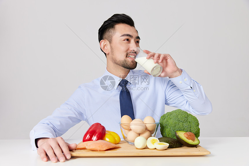 职场男性的健康饮食图片