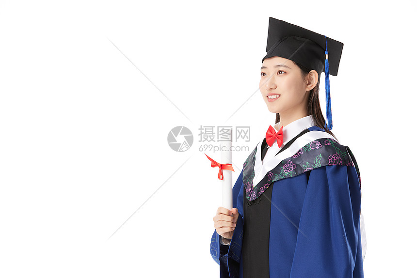 拿毕业证书的硕士毕业生