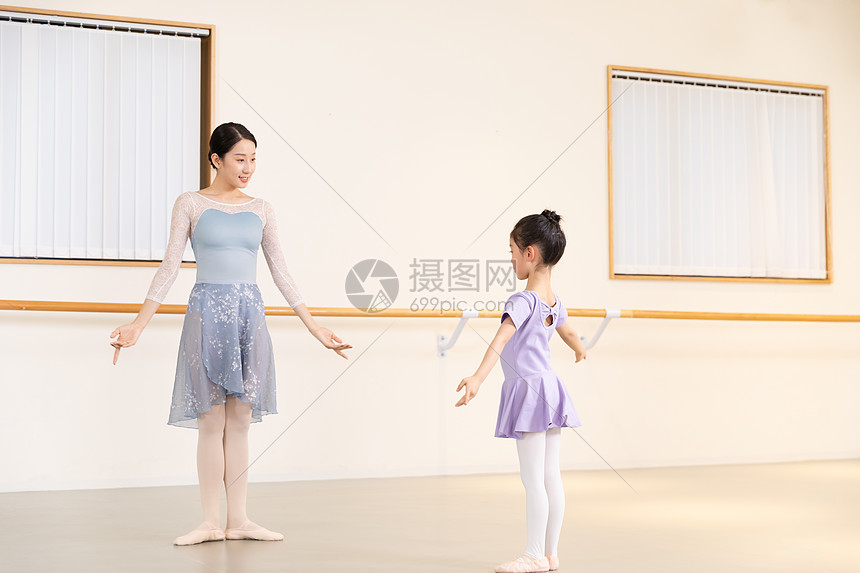 芭蕾舞老师舞蹈教学