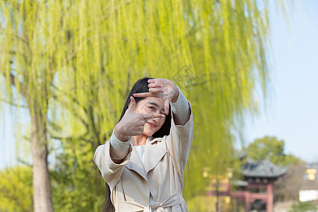 美女大学生旅行春游高清图片