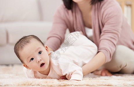 儿童保护给婴儿宝宝抚触按摩背景