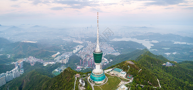 清晨天空早晨的深圳梧桐山背景