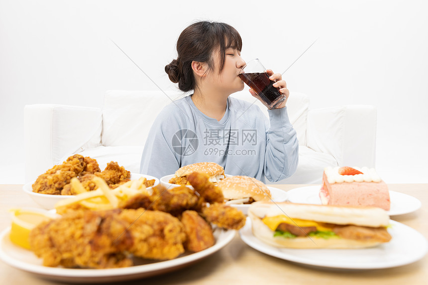 肥胖女性和美食图片