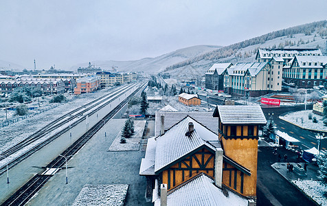阿尔山火车站冬天风景背景图片