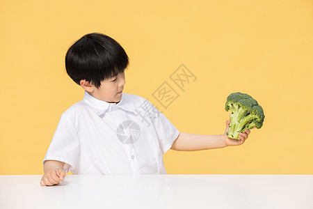 儿童健康饮食吃绿色蔬菜图片