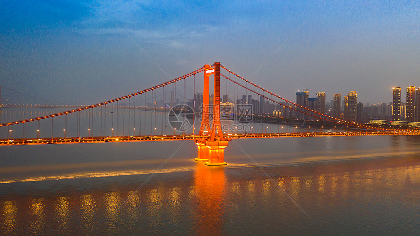 武汉鹦鹉洲长江大桥夜景图片