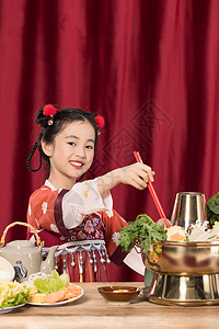 古装吃火锅的小女孩图片