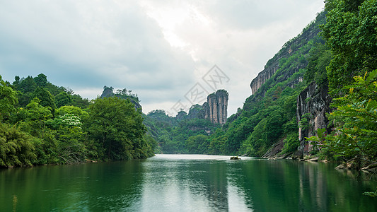 山与倒影傍晚武夷山玉女峰背景