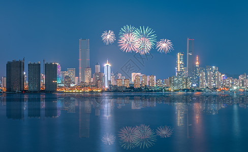 大连城市烟花夜景图片