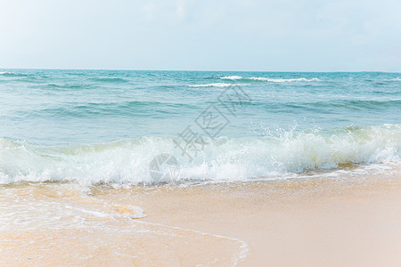 海边嬉戏海边沙滩海水海浪特写背景